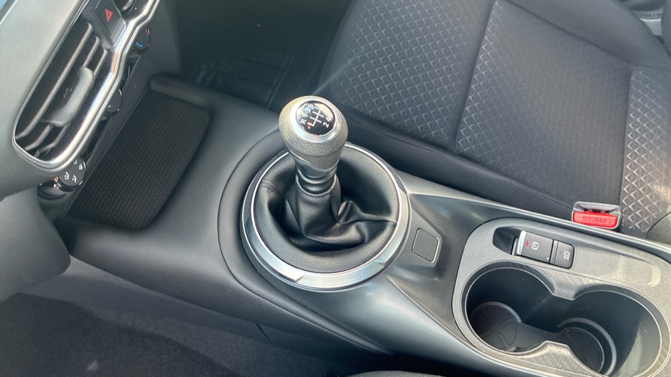 Nissan Juke 1.0 DiG-T Acenta Premium 5dr Petrol Hatchback - Image 13