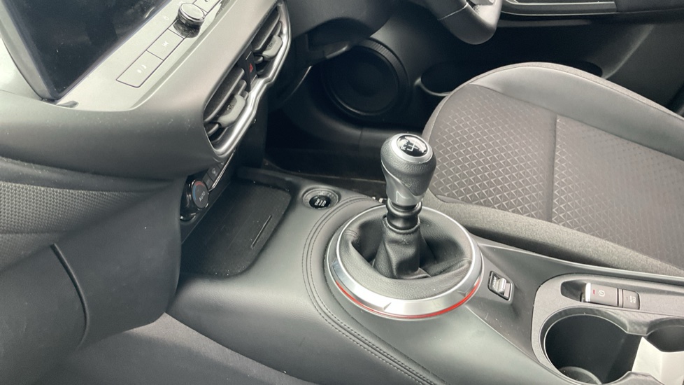 Nissan Juke 1.0 DiG-T N-Connecta 5dr Petrol Hatchback - Image 13