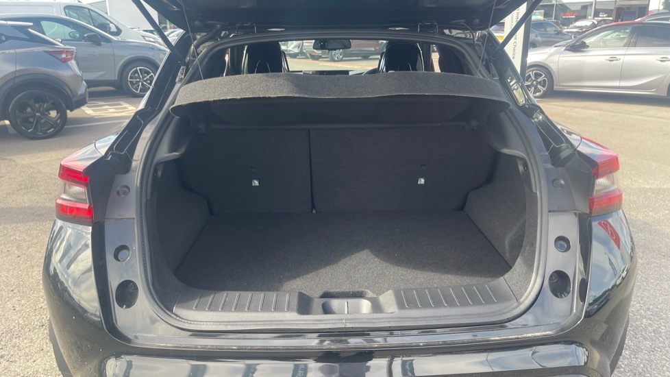Nissan Juke 1.6 Hybrid Tekna 5dr Auto Hybrid Hatchback - Image 4