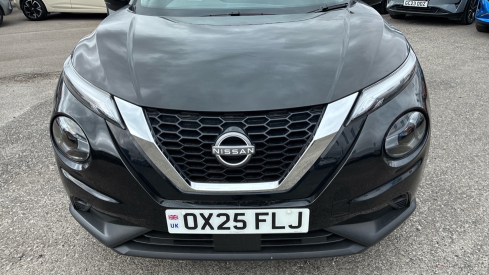 Nissan Juke 1.0 DiG-T Acenta Premium 5dr DCT Petrol Hatchback - Image 8