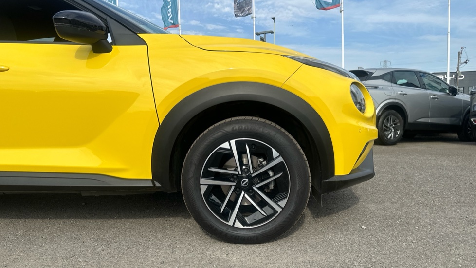 Nissan Juke 1.6 Hybrid N-Connecta 5dr Auto Hybrid Hatchback - Image 7