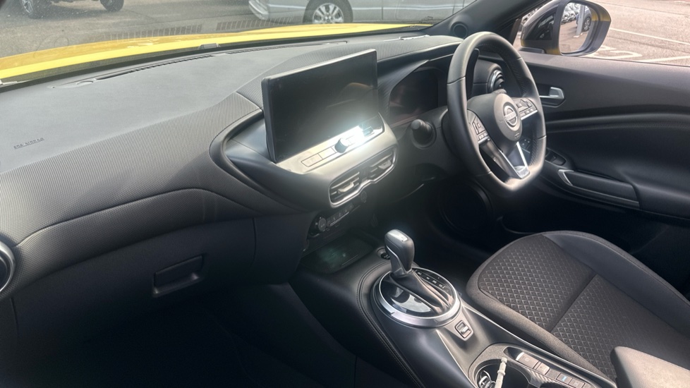 Nissan Juke 1.6 Hybrid N-Connecta 5dr Auto Hybrid Hatchback - Image 9