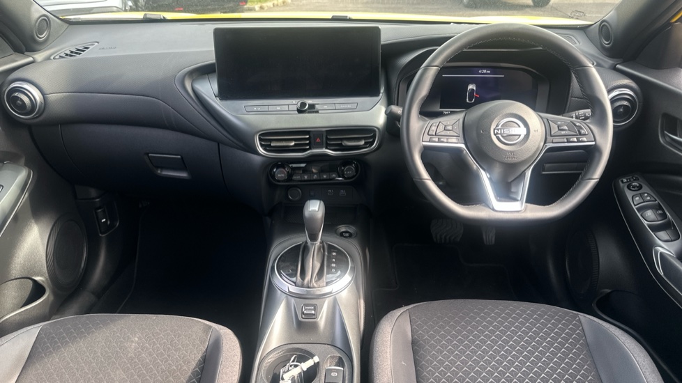 Nissan Juke 1.6 Hybrid N-Connecta 5dr Auto Hybrid Hatchback - Image 10