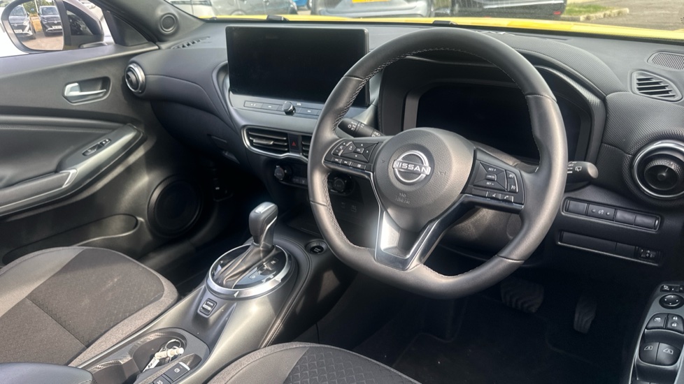Nissan Juke 1.6 Hybrid N-Connecta 5dr Auto Hybrid Hatchback - Image 11