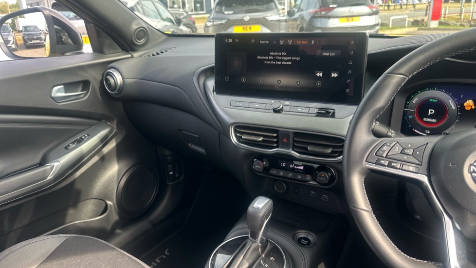 Nissan Juke 1.6 Hybrid N-Connecta 5dr Auto Hybrid Hatchback - Image 14