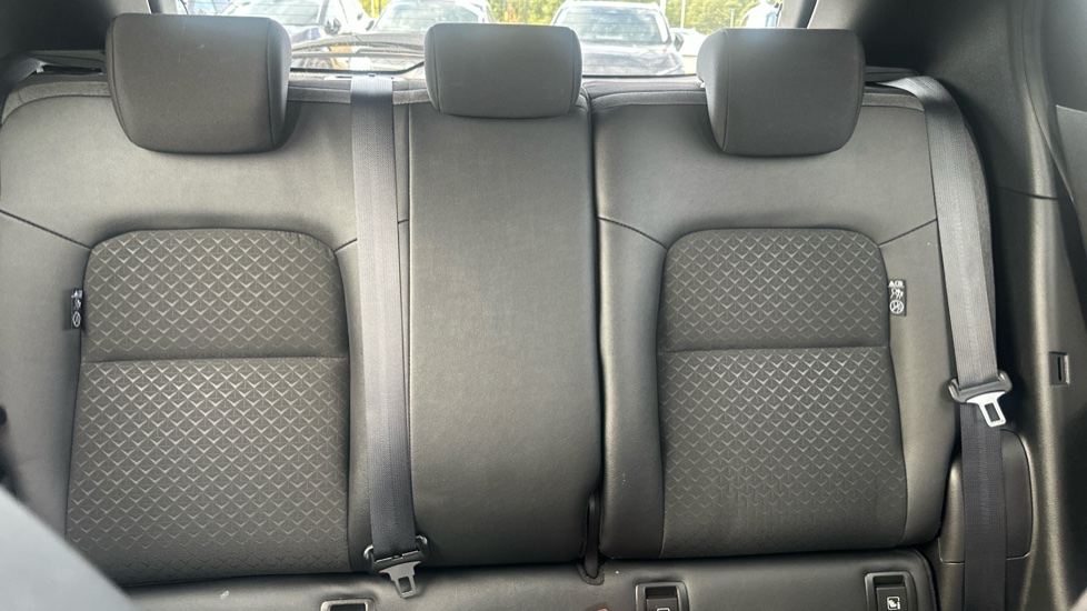Nissan Juke 1.6 Hybrid N-Connecta 5dr Auto Hybrid Hatchback - Image 15