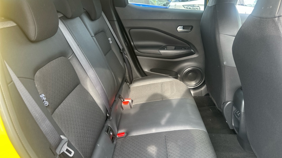 Nissan Juke 1.6 Hybrid N-Connecta 5dr Auto Hybrid Hatchback - Image 16