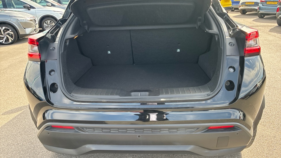 Nissan Juke 1.6 Hybrid Tekna 5dr Auto Hybrid Hatchback - Image 4