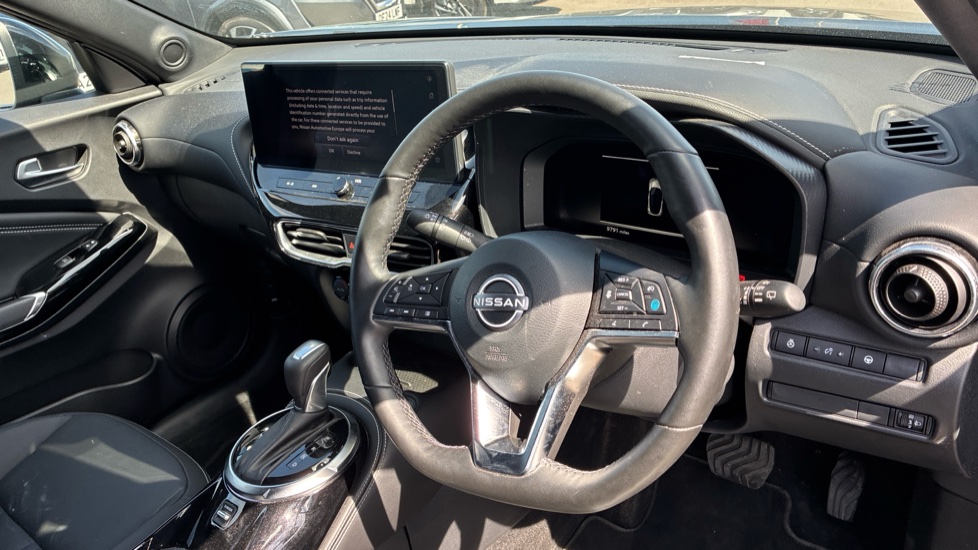 Nissan Juke 1.6 Hybrid Tekna 5dr Auto Hybrid Hatchback - Image 11
