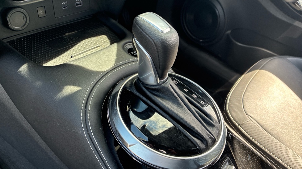 Nissan Juke 1.6 Hybrid Tekna 5dr Auto Hybrid Hatchback - Image 13