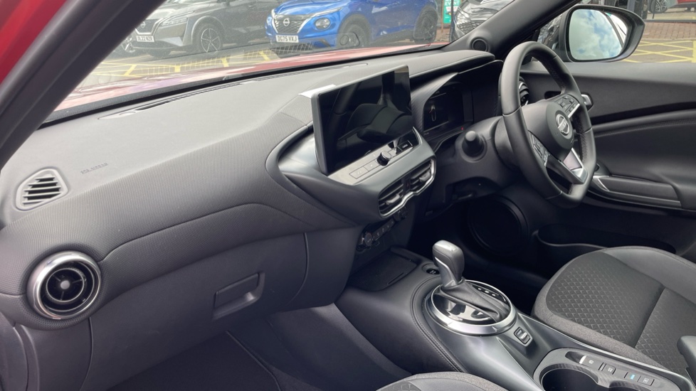 Nissan Juke 1.6 Hybrid N-Connecta 5dr Auto Hybrid Hatchback - Image 9