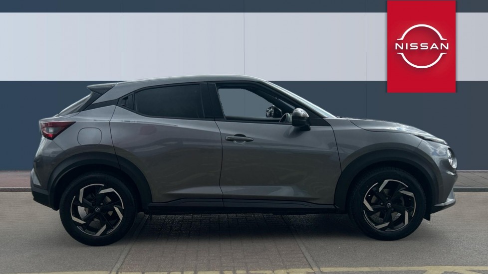 Nissan Juke 1.0 DiG-T 114 N-Connecta 5dr DCT Petrol Hatchback - Image 5