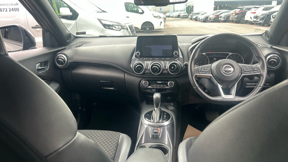 Nissan Juke 1.0 DiG-T 114 N-Connecta 5dr DCT Petrol Hatchback - Image 10