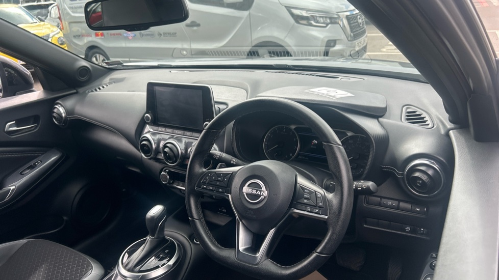 Nissan Juke 1.0 DiG-T 114 N-Connecta 5dr DCT Petrol Hatchback - Image 11