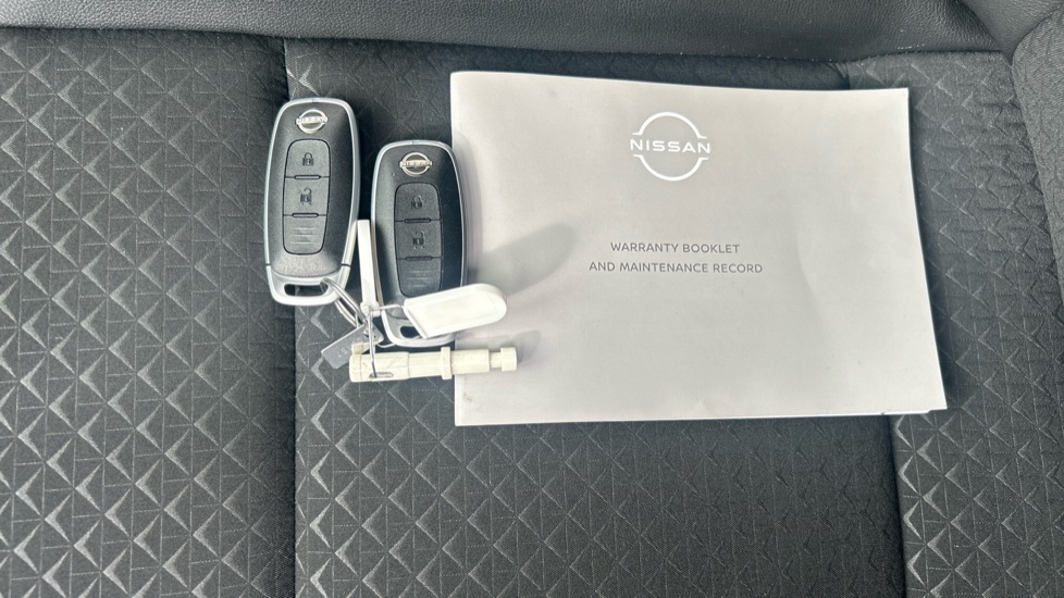 Nissan Juke 1.0 DiG-T 114 N-Connecta 5dr DCT Petrol Hatchback - Image 19