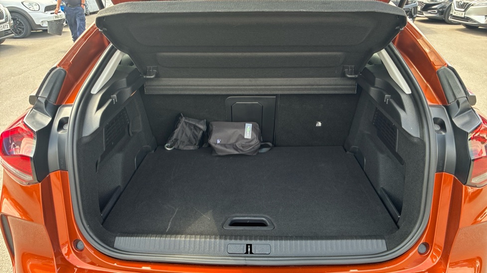 Citroen C4 1.5 BlueHDi [130] Shine Plus 5dr Auto Diesel Hatchback - Image 4
