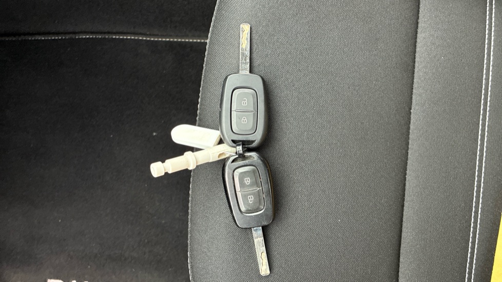 Dacia Duster 1.0 TCe 100 Comfort 5dr Bi Fuel Estate - Image 20