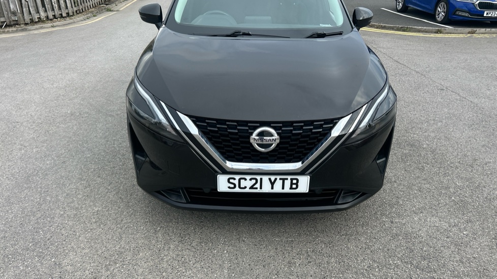 Nissan Qashqai 1.3 DiG-T MH Acenta Premium 5dr Petrol Hatchback - Image 8