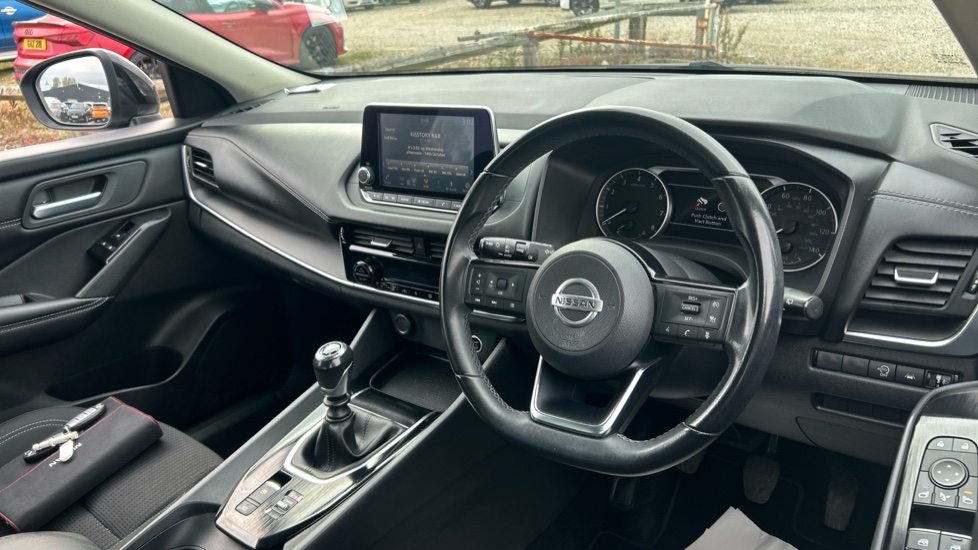 Nissan Qashqai 1.3 DiG-T MH Acenta Premium 5dr Petrol Hatchback - Image 11