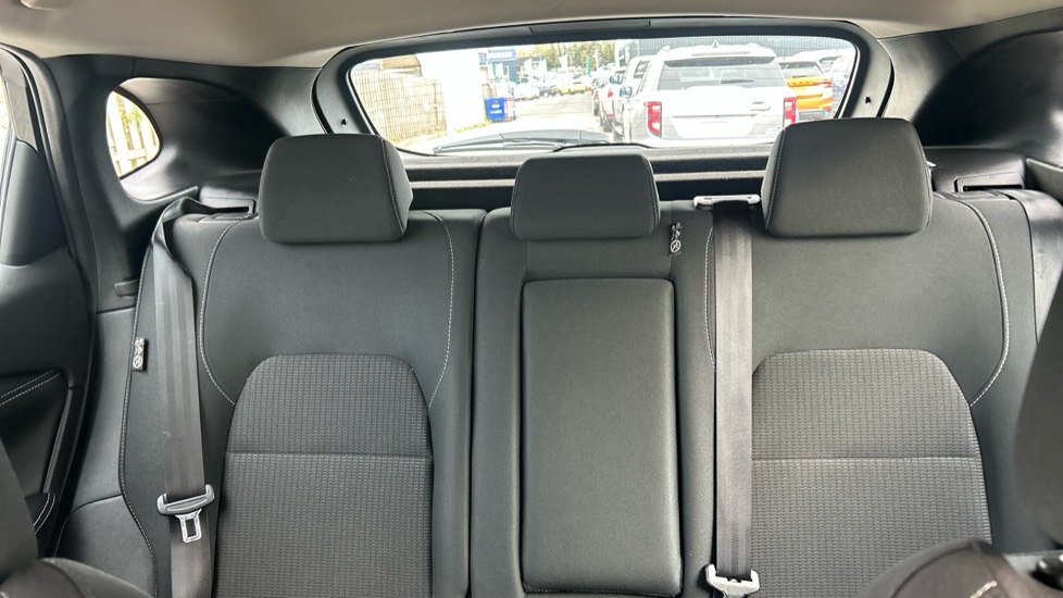 Nissan Qashqai 1.3 DiG-T MH Acenta Premium 5dr Petrol Hatchback - Image 15
