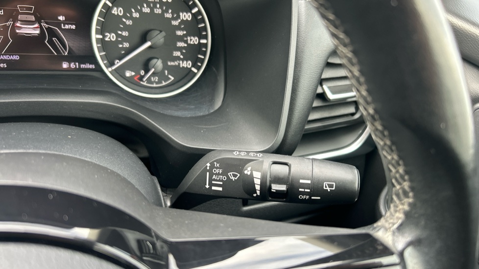 Nissan Qashqai 1.3 DiG-T MH Acenta Premium 5dr Petrol Hatchback - Image 26