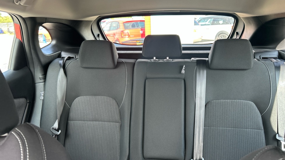 Nissan Qashqai 1.3 DiG-T MH Acenta Premium 5dr Petrol Hatchback - Image 15