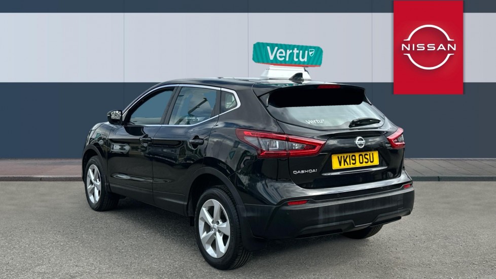 Nissan Qashqai 1.3 DiG-T Acenta Premium 5dr Petrol Hatchback - Image 2