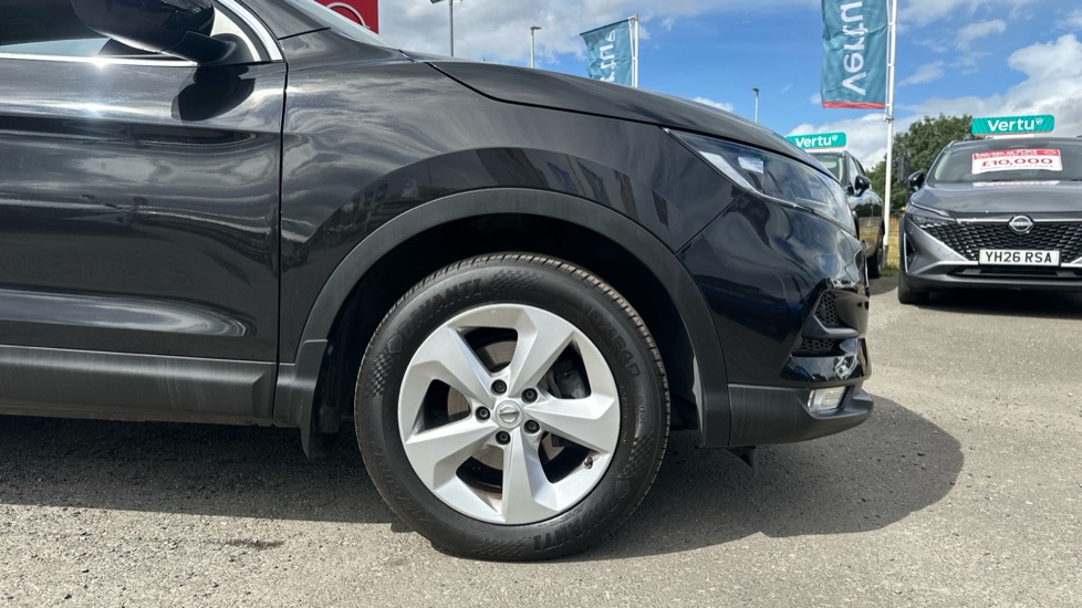 Nissan Qashqai 1.3 DiG-T Acenta Premium 5dr Petrol Hatchback - Image 7