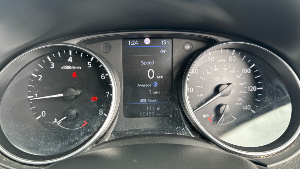 Nissan Qashqai 1.3 DiG-T Acenta Premium 5dr Petrol Hatchback - Image 18