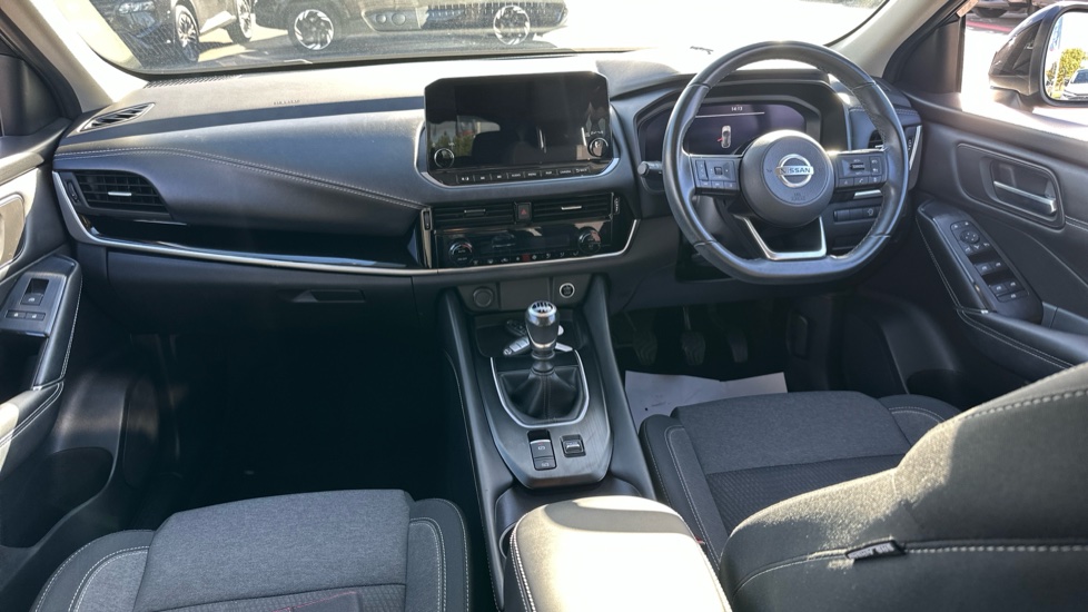Nissan Qashqai 1.3 DiG-T MH N-Connecta 5dr Petrol Hatchback - Image 10