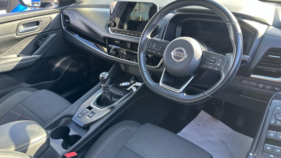 Nissan Qashqai 1.3 DiG-T MH N-Connecta 5dr Petrol Hatchback - Image 11