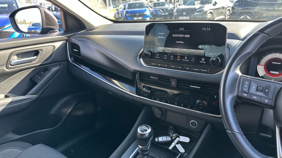 Nissan Qashqai 1.3 DiG-T MH N-Connecta 5dr Petrol Hatchback - Image 14