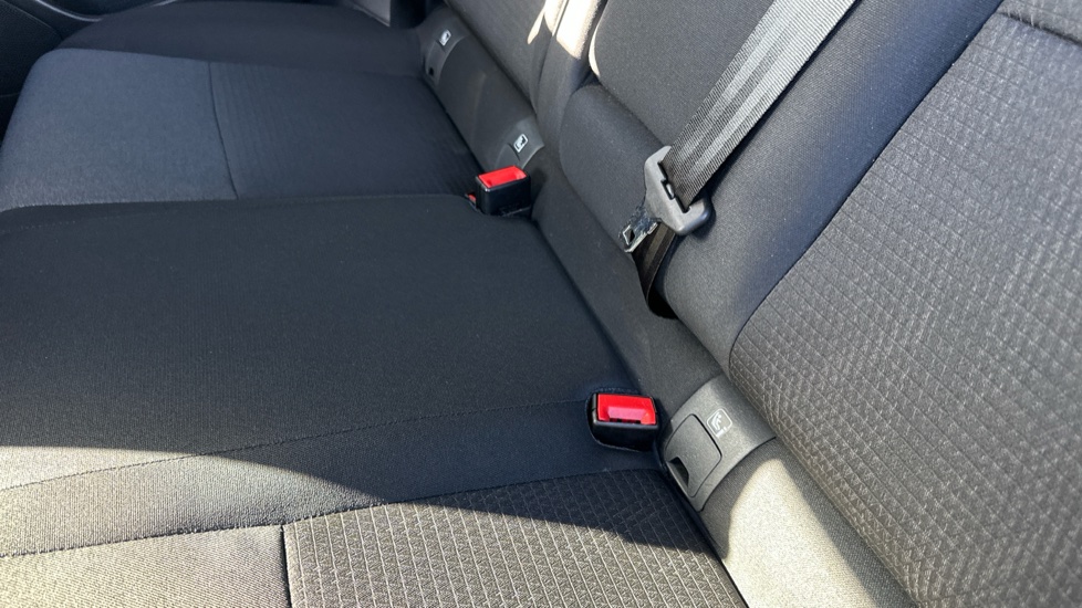 Nissan Qashqai 1.3 DiG-T MH N-Connecta 5dr Petrol Hatchback - Image 17