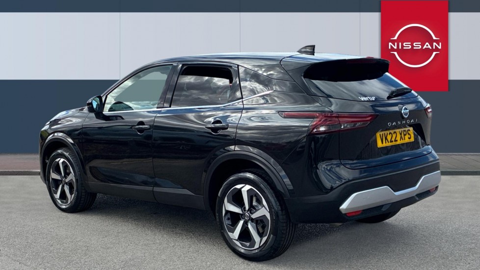 Nissan Qashqai 1.3 DiG-T MH N-Connecta 5dr Petrol Hatchback - Image 2