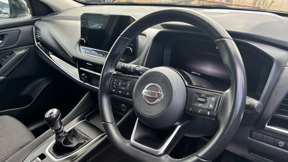 Nissan Qashqai 1.3 DiG-T MH N-Connecta 5dr Petrol Hatchback - Image 11