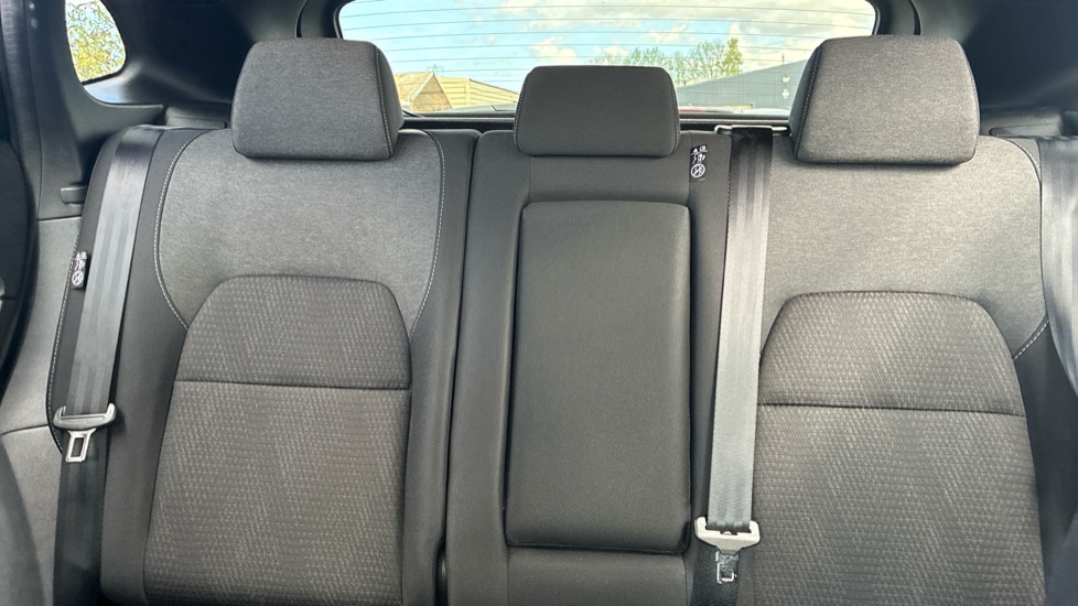 Nissan Qashqai 1.3 DiG-T MH N-Connecta 5dr Petrol Hatchback - Image 15
