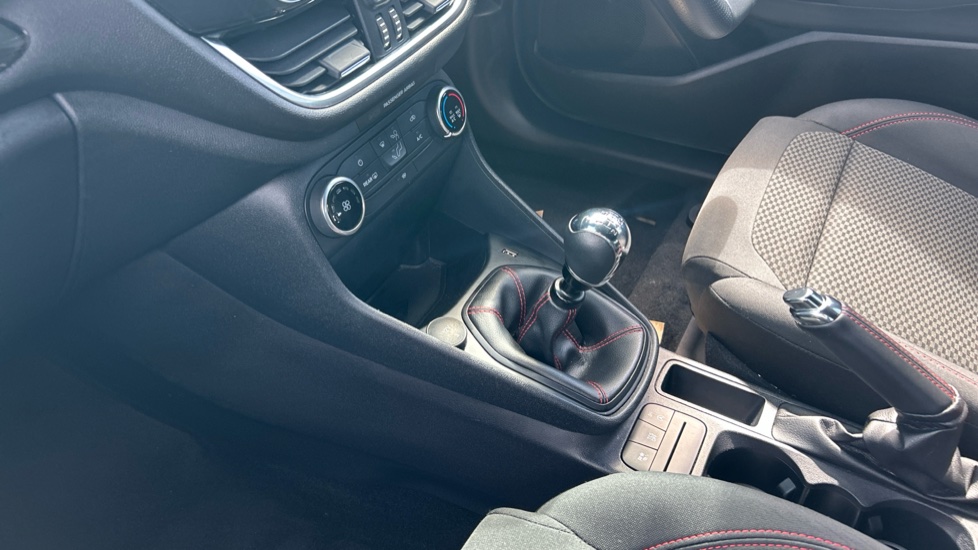 Ford Fiesta 1.0 EcoBoost Hybrid mHEV 125 ST-Line Edition 5dr Petrol Hatchback - Image 13