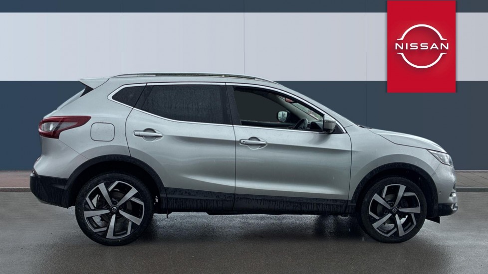 Nissan Qashqai 1.3 DiG-T 160 Tekna 5dr Petrol Hatchback - Image 5