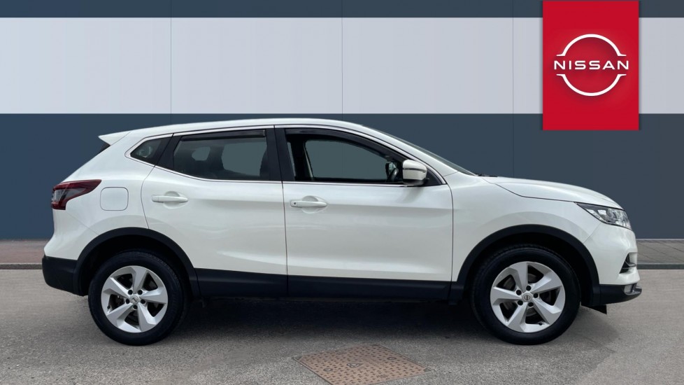 Nissan Qashqai 1.3 DiG-T Acenta Premium 5dr Petrol Hatchback - Image 5