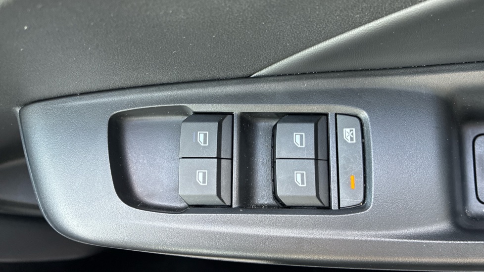 MG MG3 1.5 SE 5dr Petrol Hatchback - Image 23