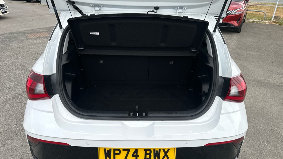 Hyundai i20 1.0T GDi Premium 5dr Petrol Hatchback - Image 4