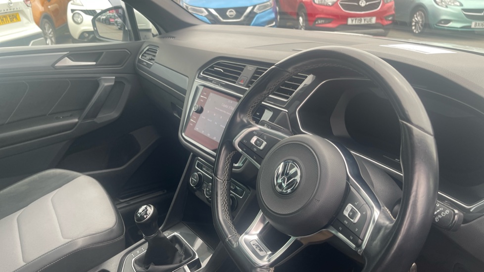 Volkswagen Tiguan 2.0 TDi 150 R-Line 5dr Diesel Estate - Image 10
