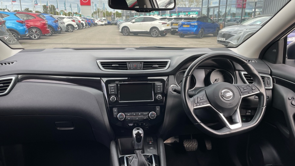 Nissan Qashqai 1.3 DiG-T 160 N-Connecta 5dr DCT Petrol Hatchback - Image 10