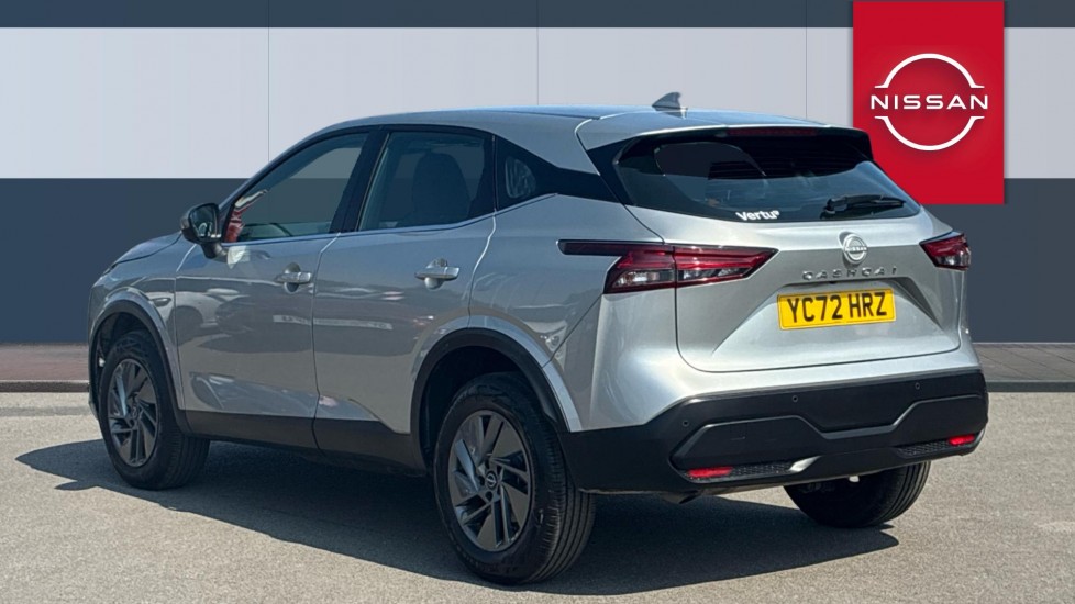 Nissan Qashqai 1.3 DiG-T MH Acenta Premium 5dr Petrol Hatchback - Image 2