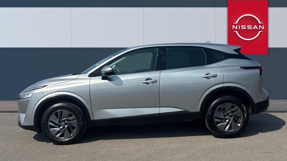 Nissan Qashqai 1.3 DiG-T MH Acenta Premium 5dr Petrol Hatchback - Image 5