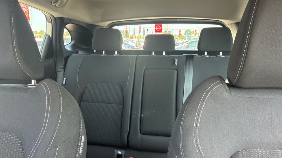 Nissan Qashqai 1.3 DiG-T MH Acenta Premium 5dr Petrol Hatchback - Image 15