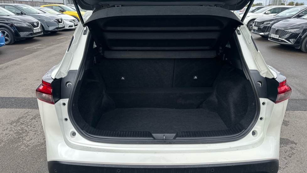 Nissan Qashqai 1.3 DiG-T N-Tec 5dr Petrol Hatchback - Image 4