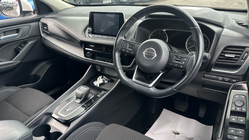 Nissan Qashqai 1.3 DiG-T N-Tec 5dr Petrol Hatchback - Image 11