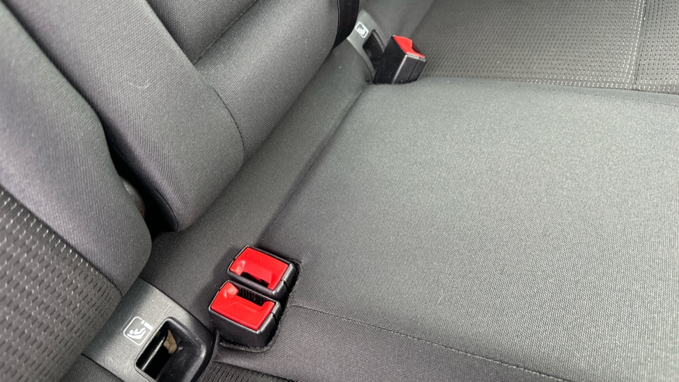 Nissan Qashqai 1.3 DiG-T N-Tec 5dr Petrol Hatchback - Image 17