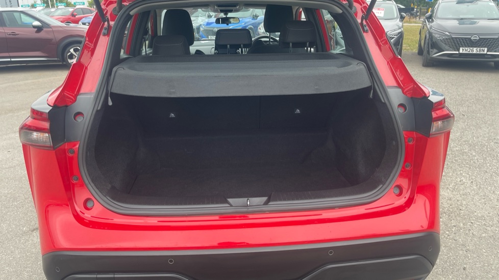 Nissan Qashqai 1.3 DiG-T MH Acenta Premium 5dr Petrol Hatchback - Image 4